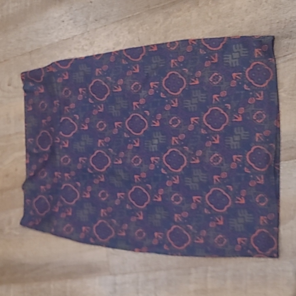 A3. Size M. Lularoe pencil skirt